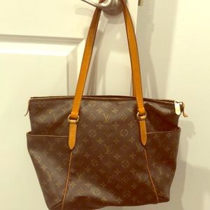 Louis Vuitton toteally mm